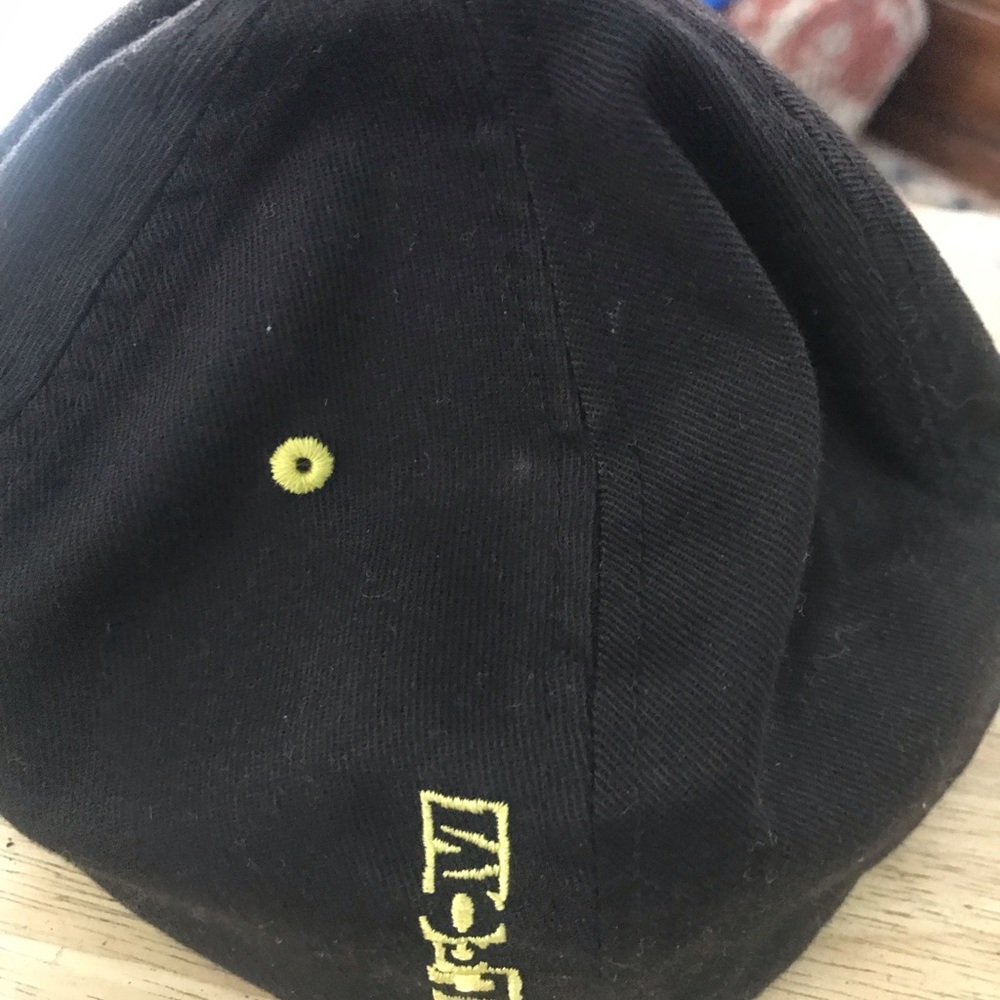 Volcom baseball type hat - Picture 3 of 3